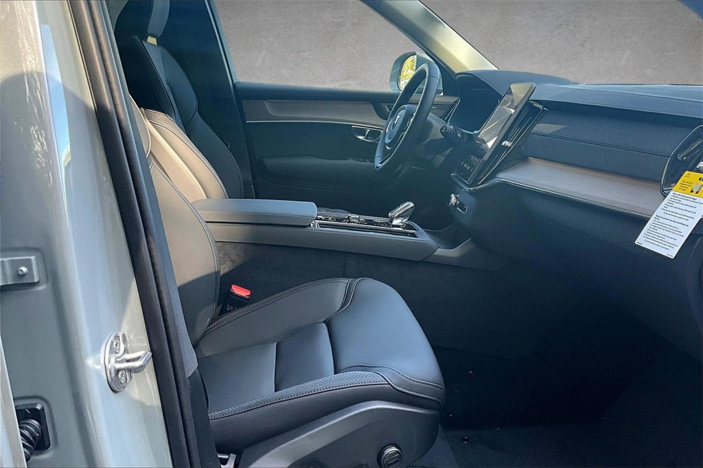New 2026 Volvo XC90 B6 Plus w/ Protection Package image 10