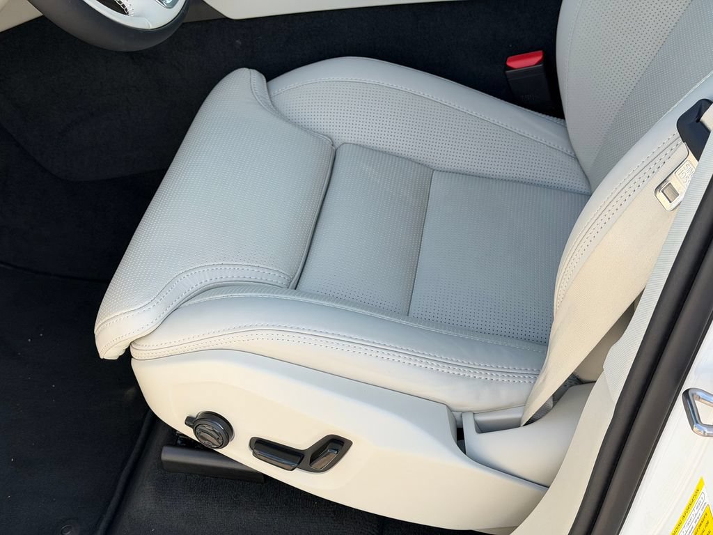 New 2026 Volvo XC90 B6 Ultra AWD/4WD image 17