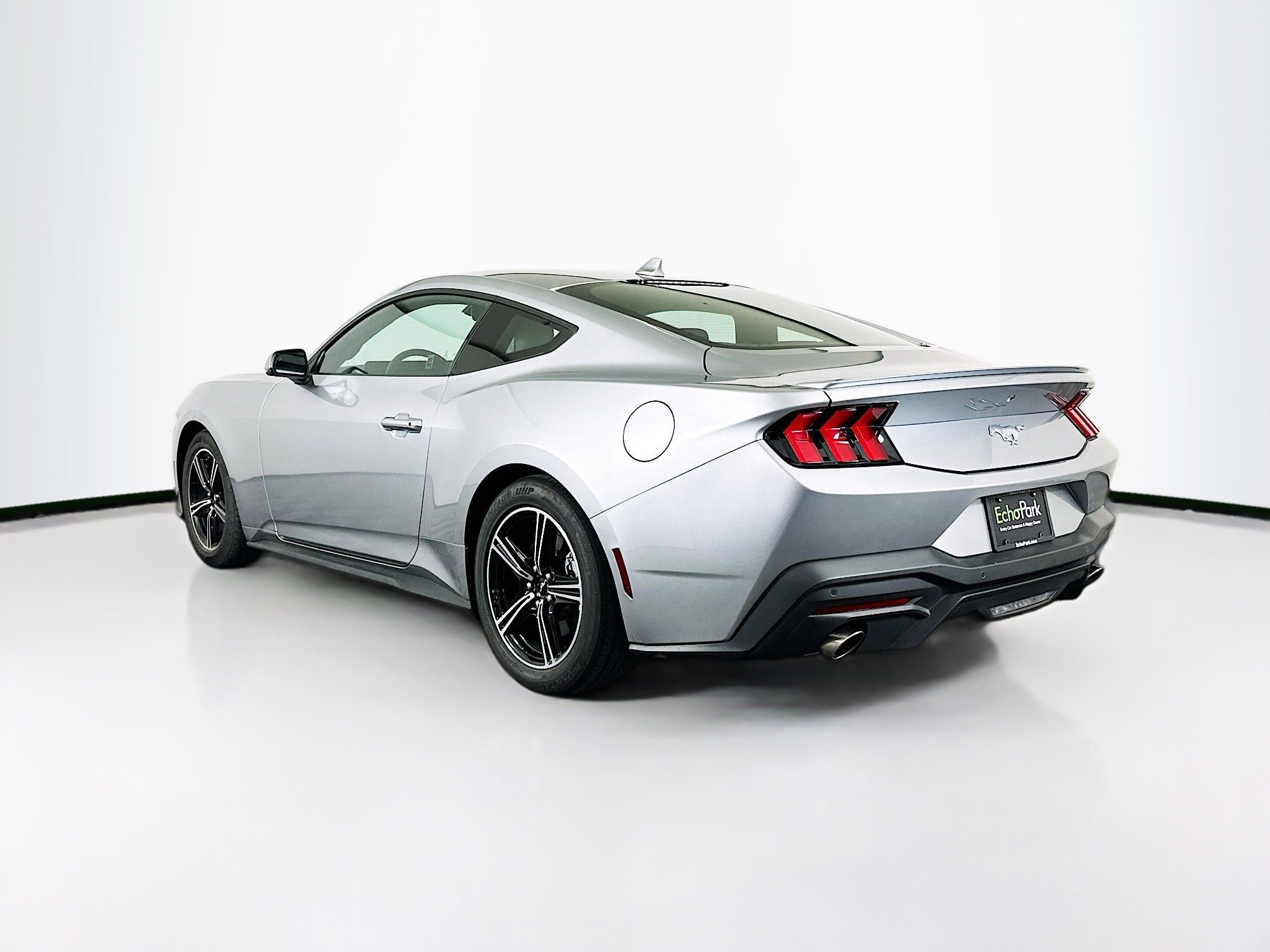 Used 2025 Ford Mustang Premium RWD image 5