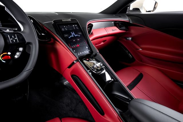 Used 2024 Ferrari Roma RWD image 32
