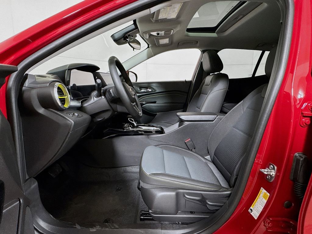 New 2026 Chevrolet Trax LT w/ Sunroof Package FWD image 12