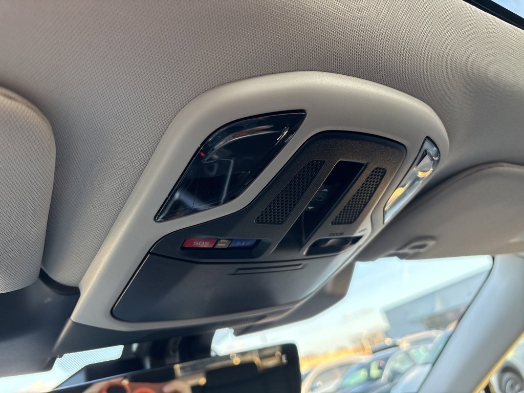 Used 2025 Subaru Outback Touring XT image 25