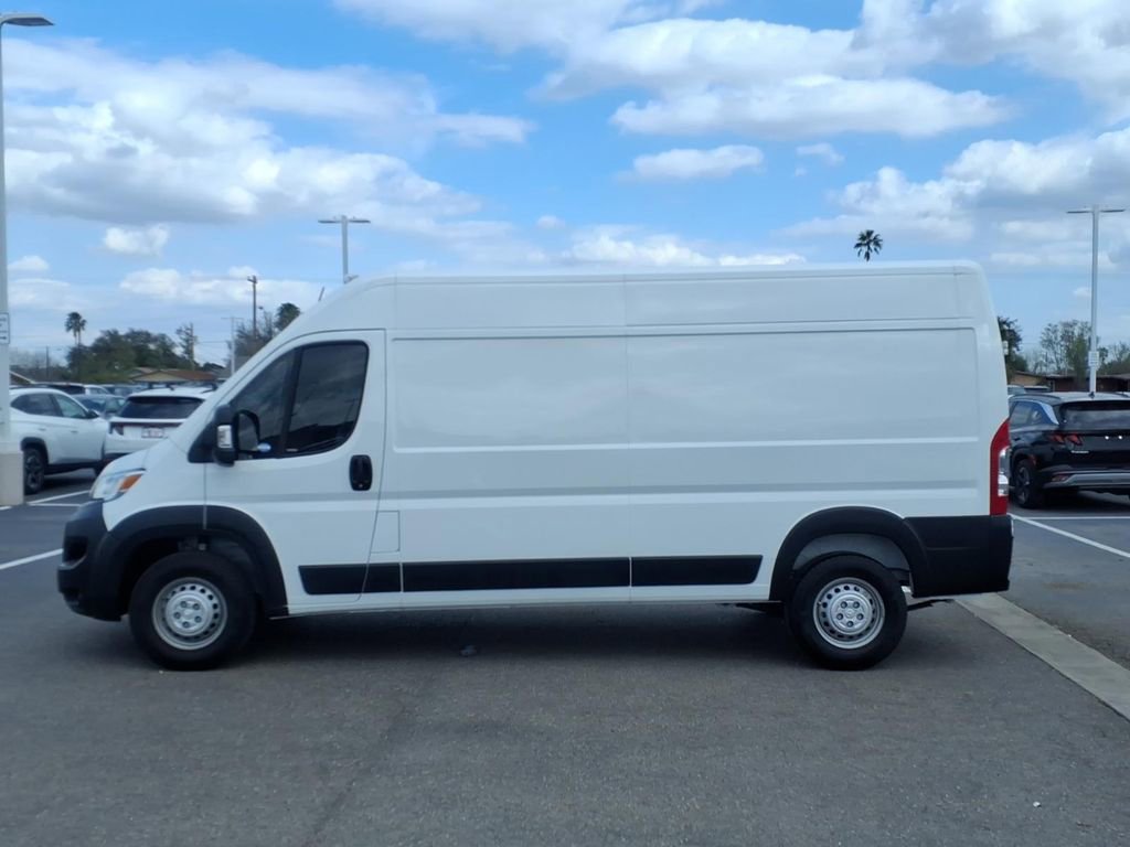 Used 2025 RAM ProMaster 2500 w/ Premium Convenience Group image 2
