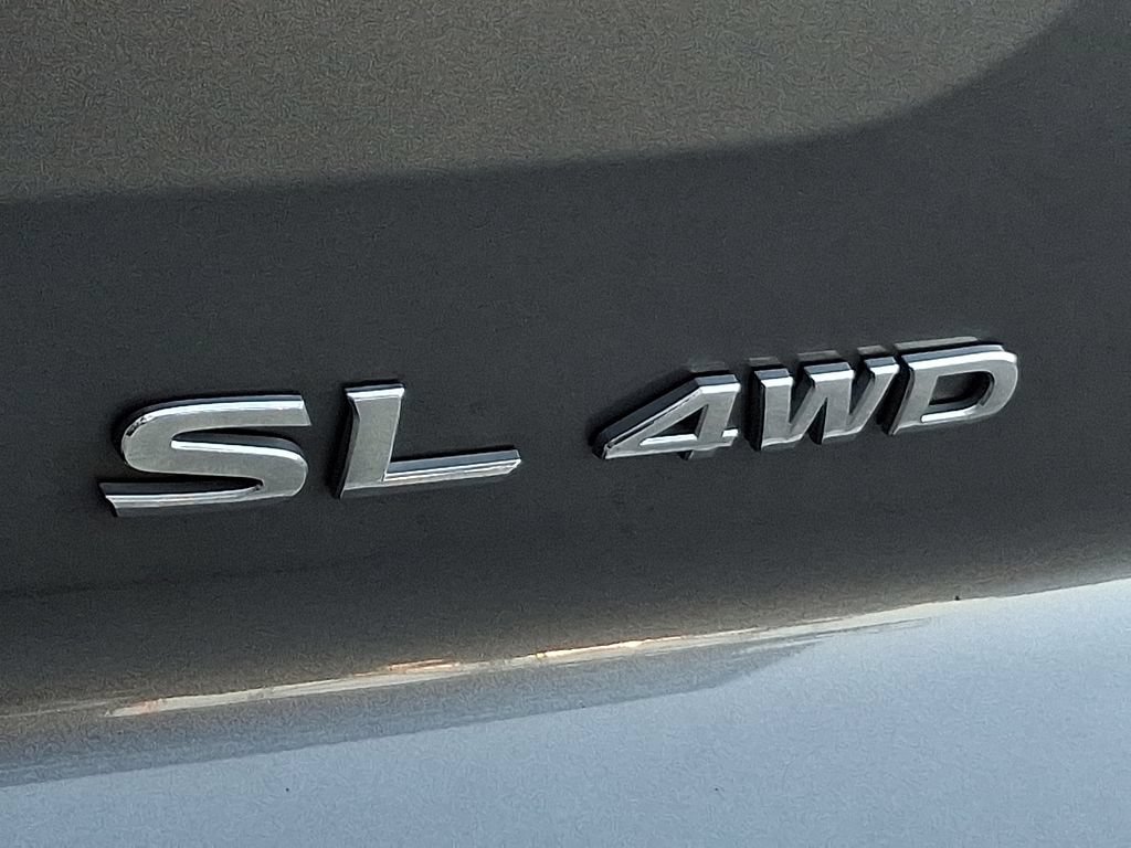 Used 2023 Nissan Pathfinder SL AWD/4WD image 30