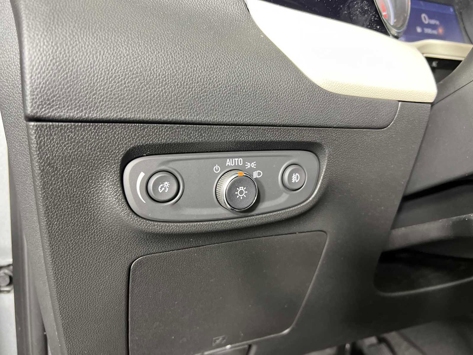 Used 2023 Buick Encore GX Preferred w/ Cold Weather Comfort Package image 31