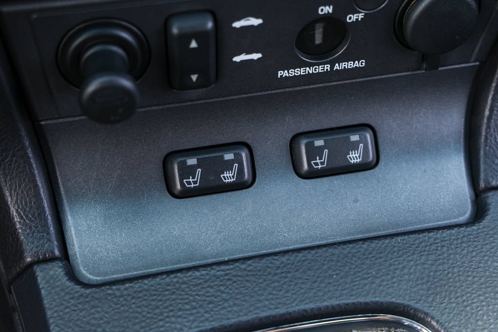 Used 2004 Ford Thunderbird RWD image 14