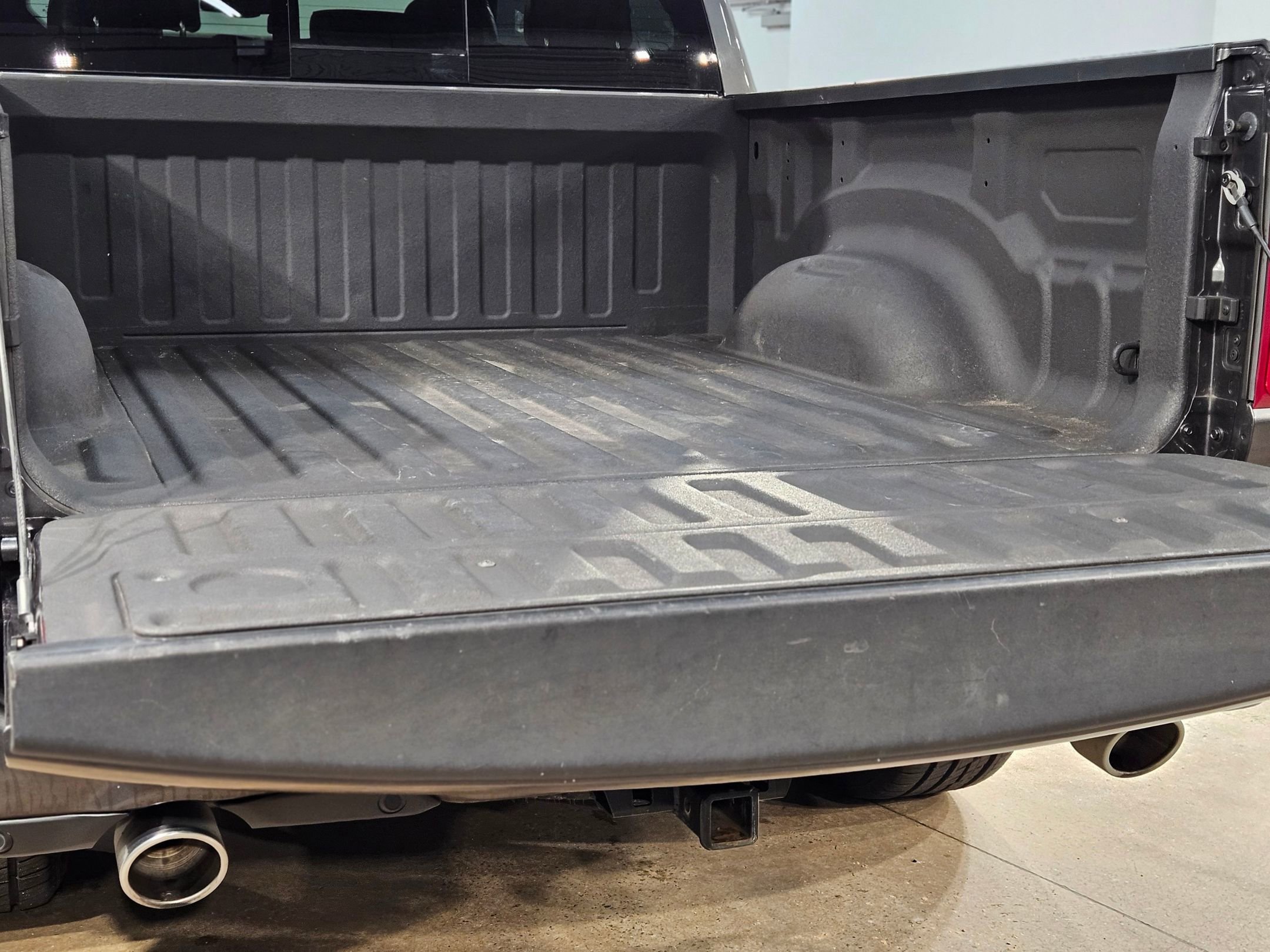 Used 2020 RAM 1500 Laramie w/ Sport Appearance Package AWD/4WD image 18