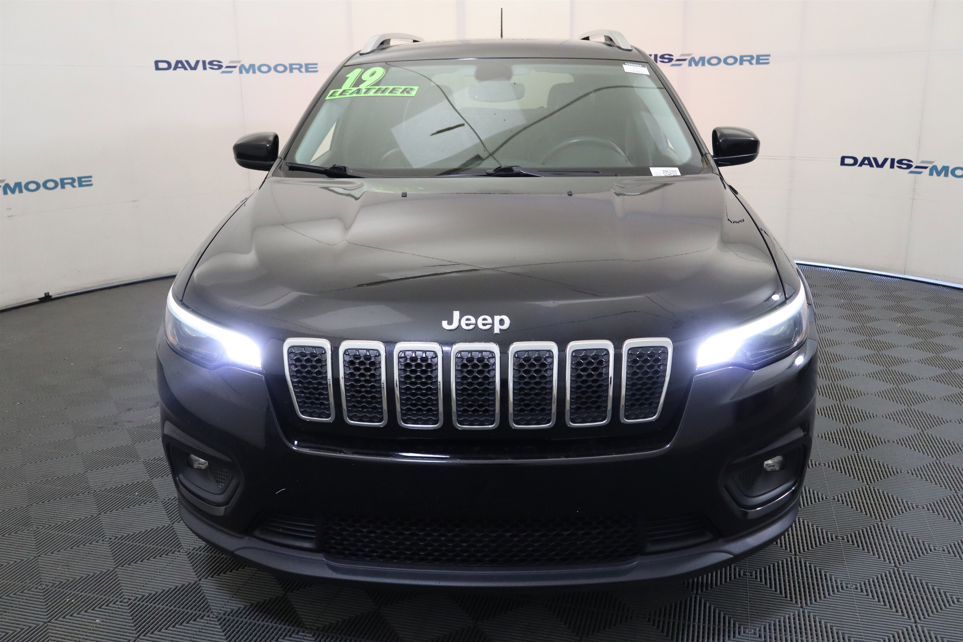 Used 2019 Jeep Cherokee Latitude Plus w/ Comfort/Convenience Group image 14