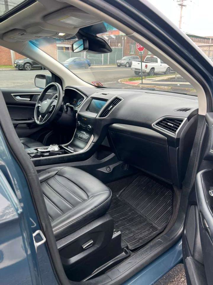 Used 2019 Ford Edge SEL w/ Equipment Group 201A AWD/4WD image 14