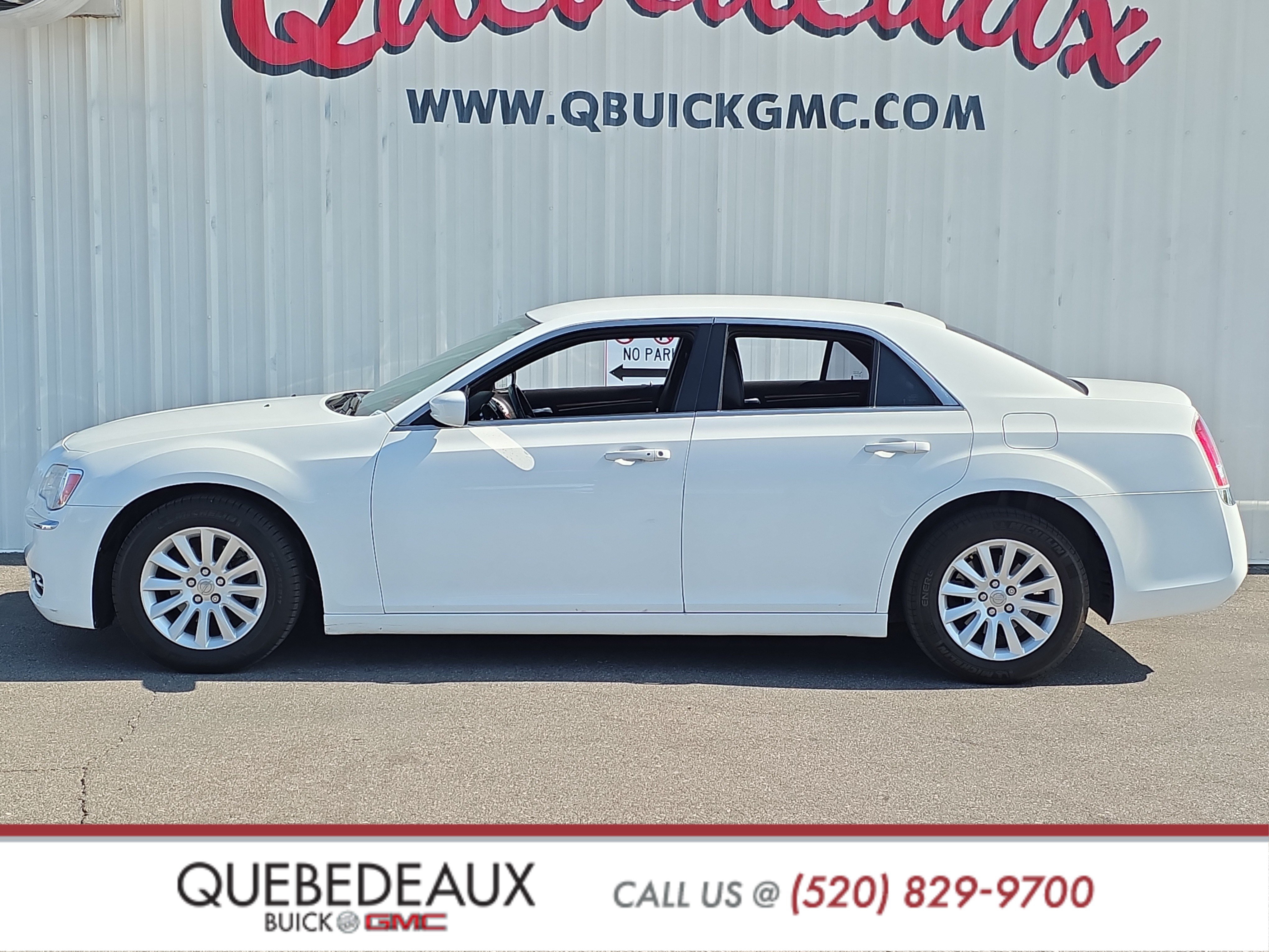 Used 2014 Chrysler 300 RWD image 4