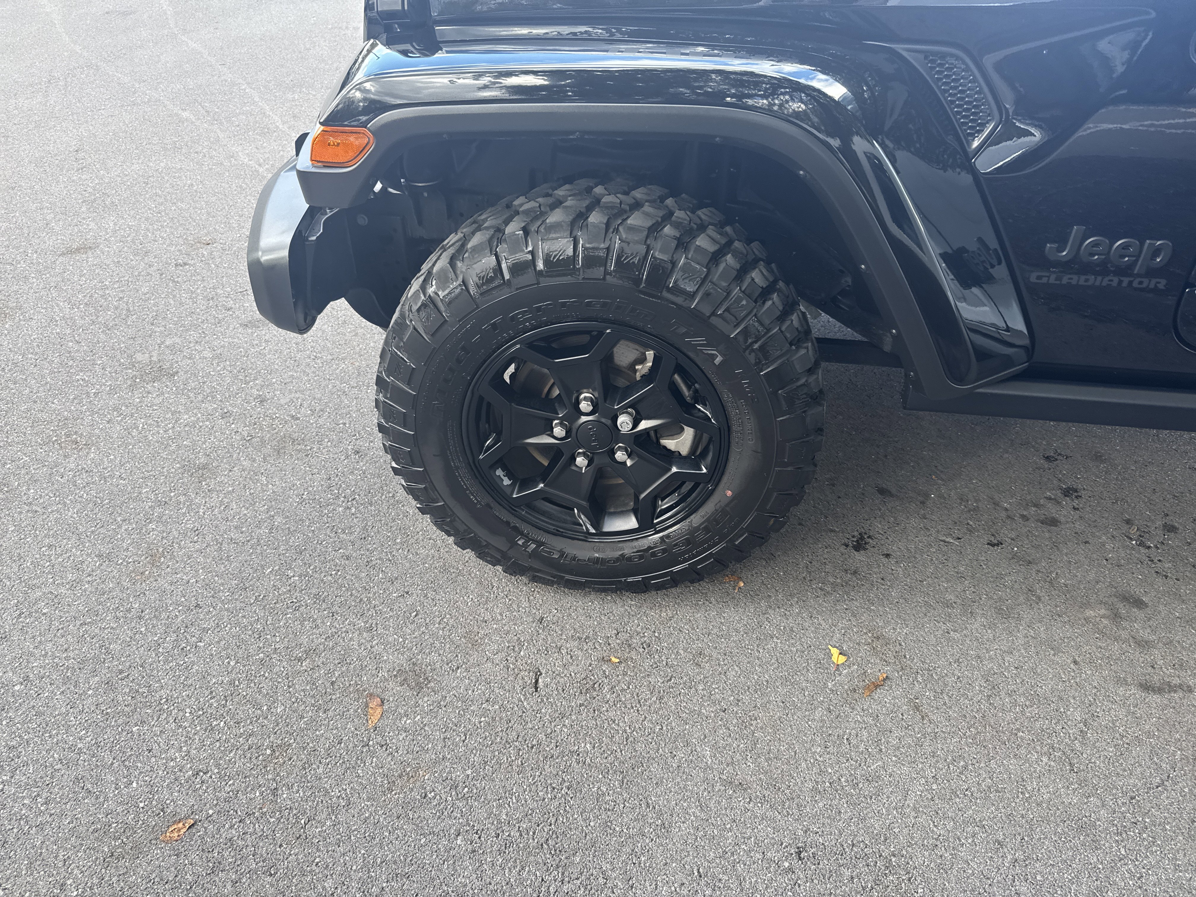 Used 2022 Jeep Gladiator Willys image 11