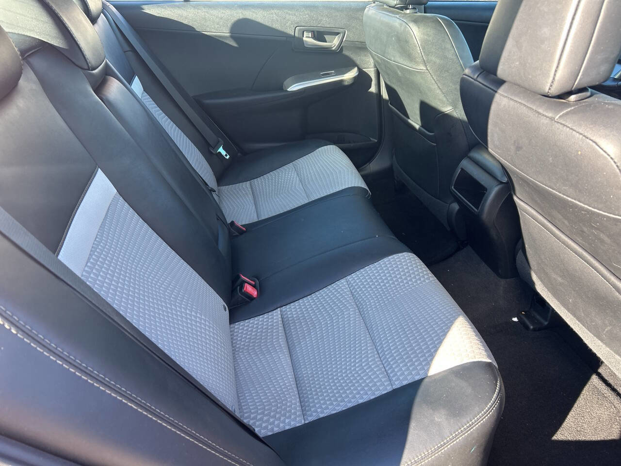 Used 2012 Toyota Camry SE image 19