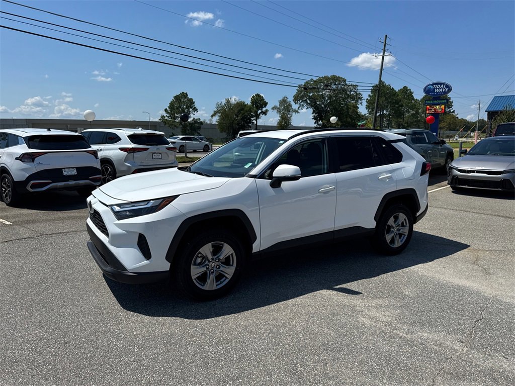 Used 2022 Toyota RAV4 XLE image 7