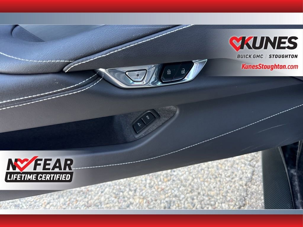 Used 2021 Chevrolet Corvette Stingray Convertible w/ Z51 Performance Package RWD image 23