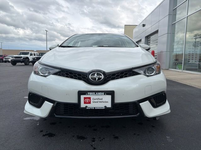 Used 2016 Scion iM image 2