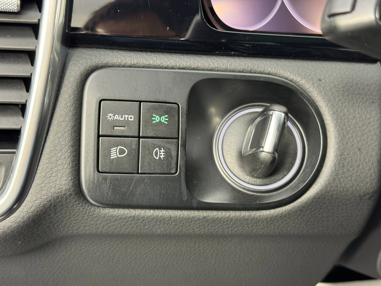 Used 2023 Porsche Cayenne Platinum Edition w/ Premium Package image 19