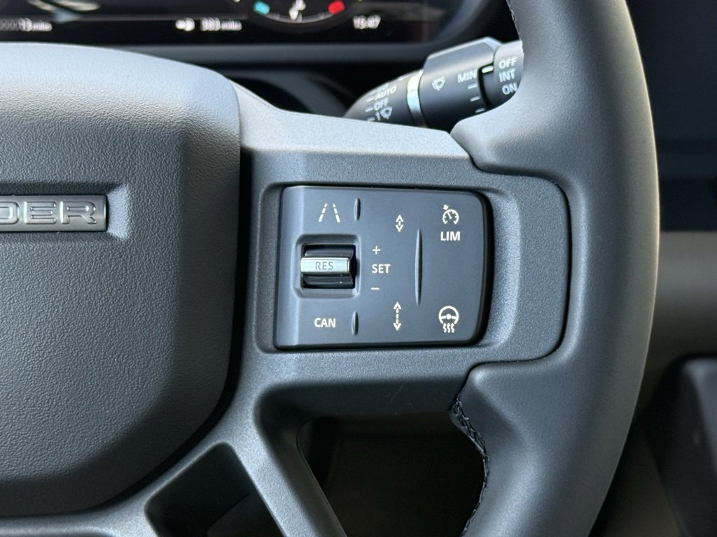 New 2026 Land Rover Defender 110 X-Dynamic SE image 19