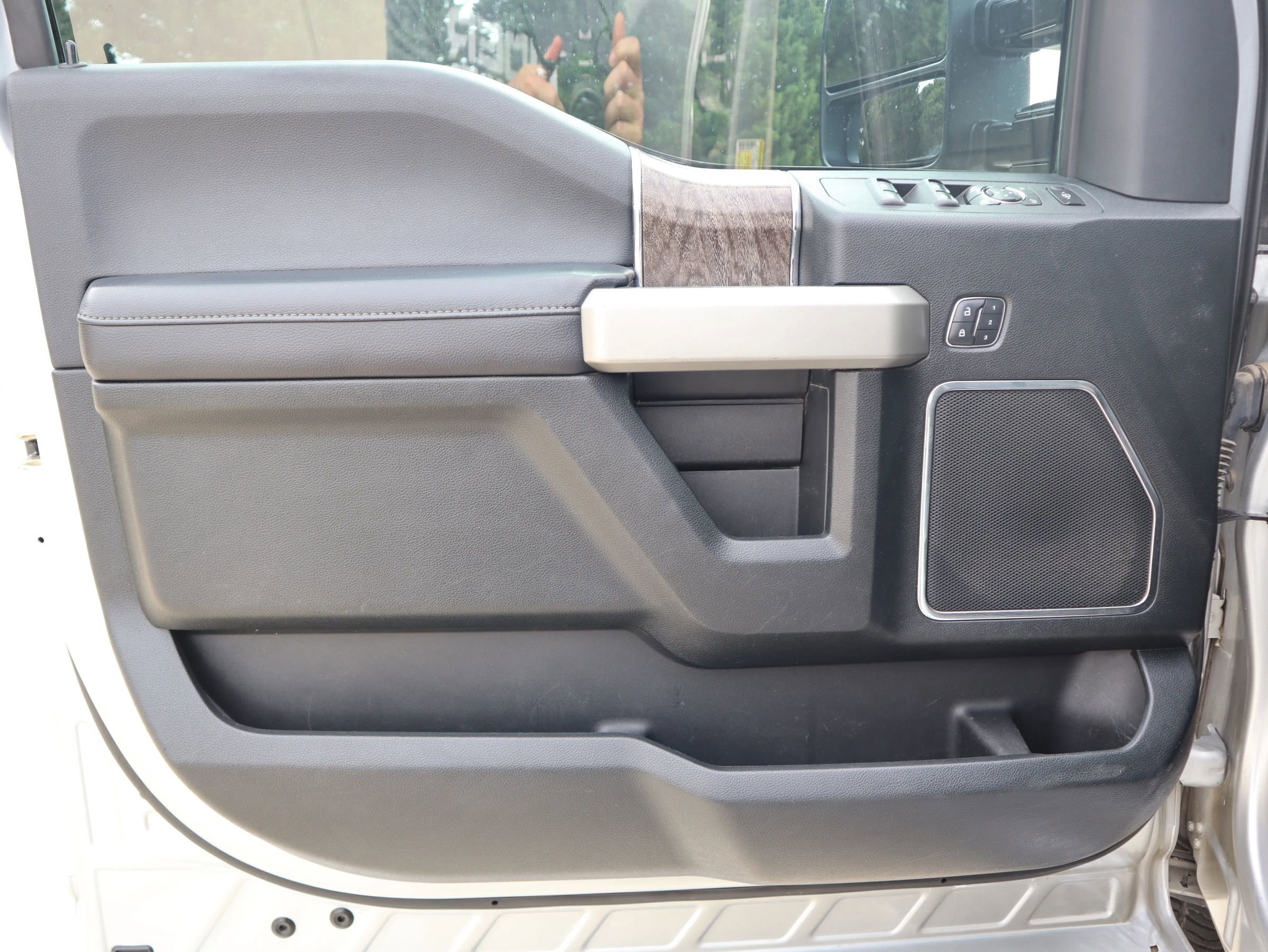 Used 2018 Ford F250 Lariat w/ Lariat Ultimate Package image 28