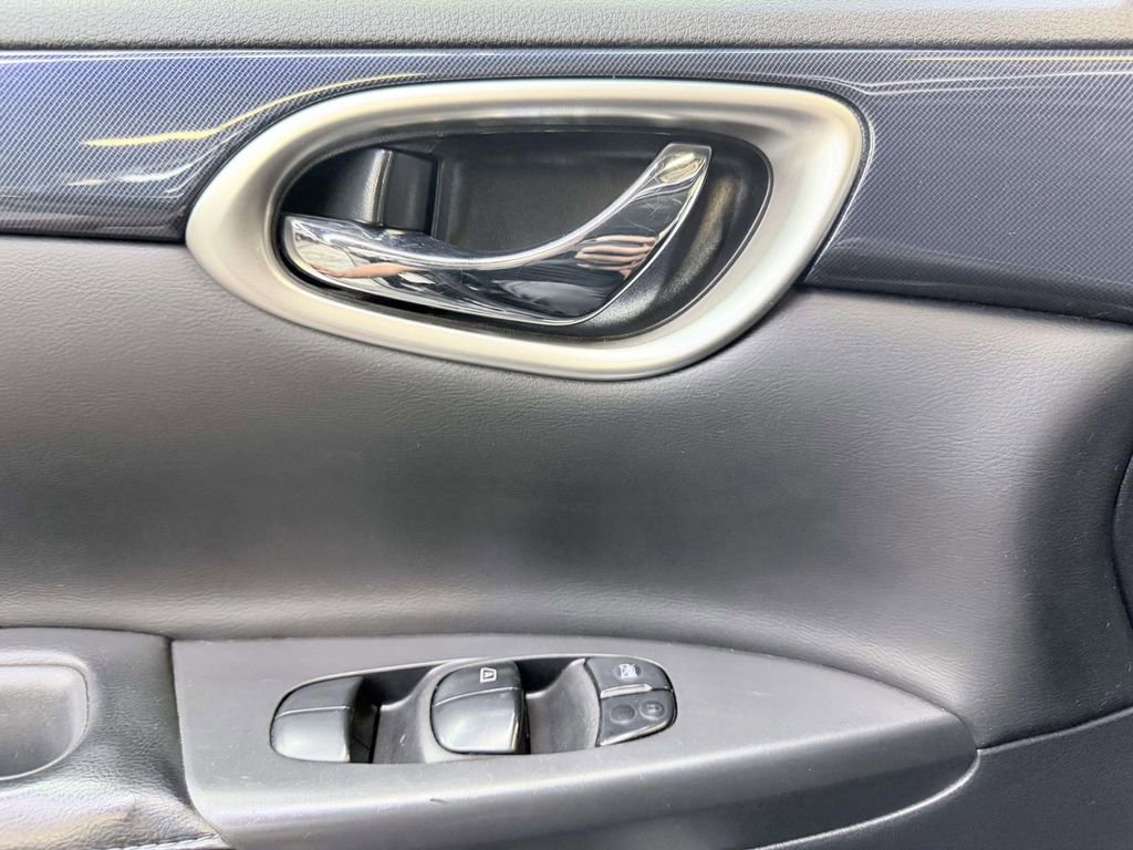 Used 2019 Nissan Sentra SR w/ Premium Package (SR) FWD image 24