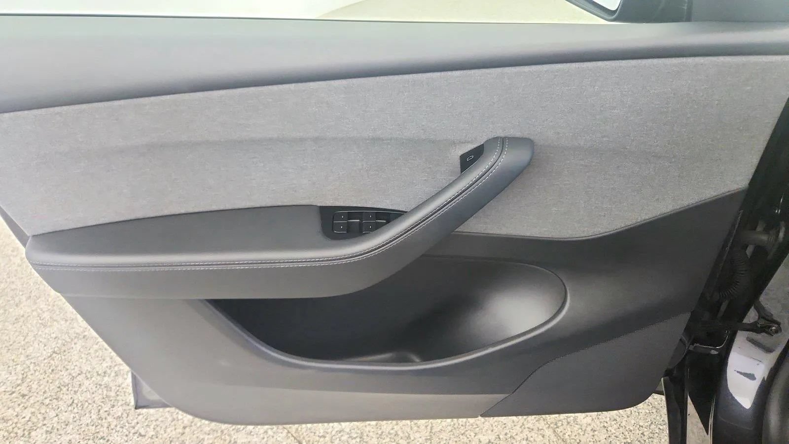 Used 2026 Tesla Model Y 2WD image 25