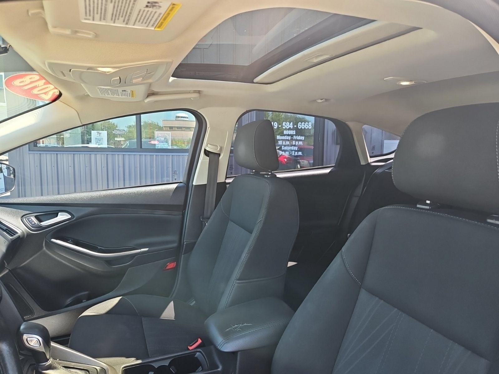 Used 2018 Ford Focus SEL w/ Cold Weather Package FWD image 14