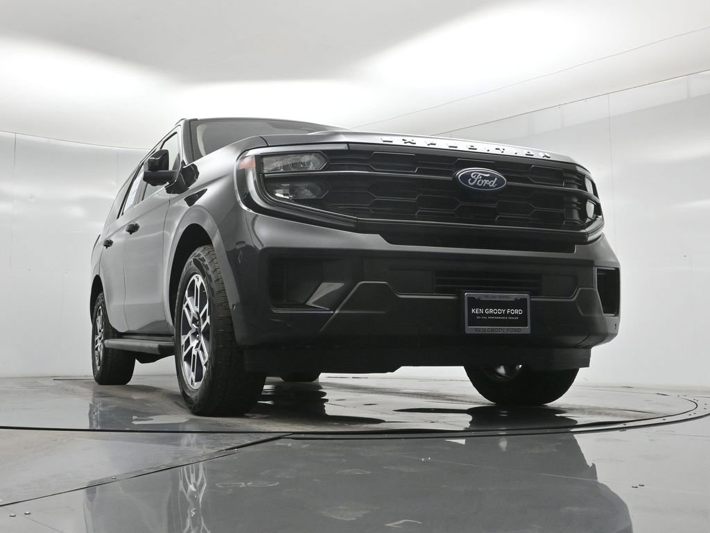 Certified 2025 Ford Expedition Active AWD/4WD image 46