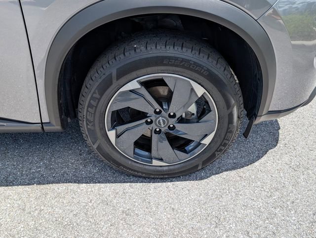 Used 2024 Nissan Rogue SV FWD image 18