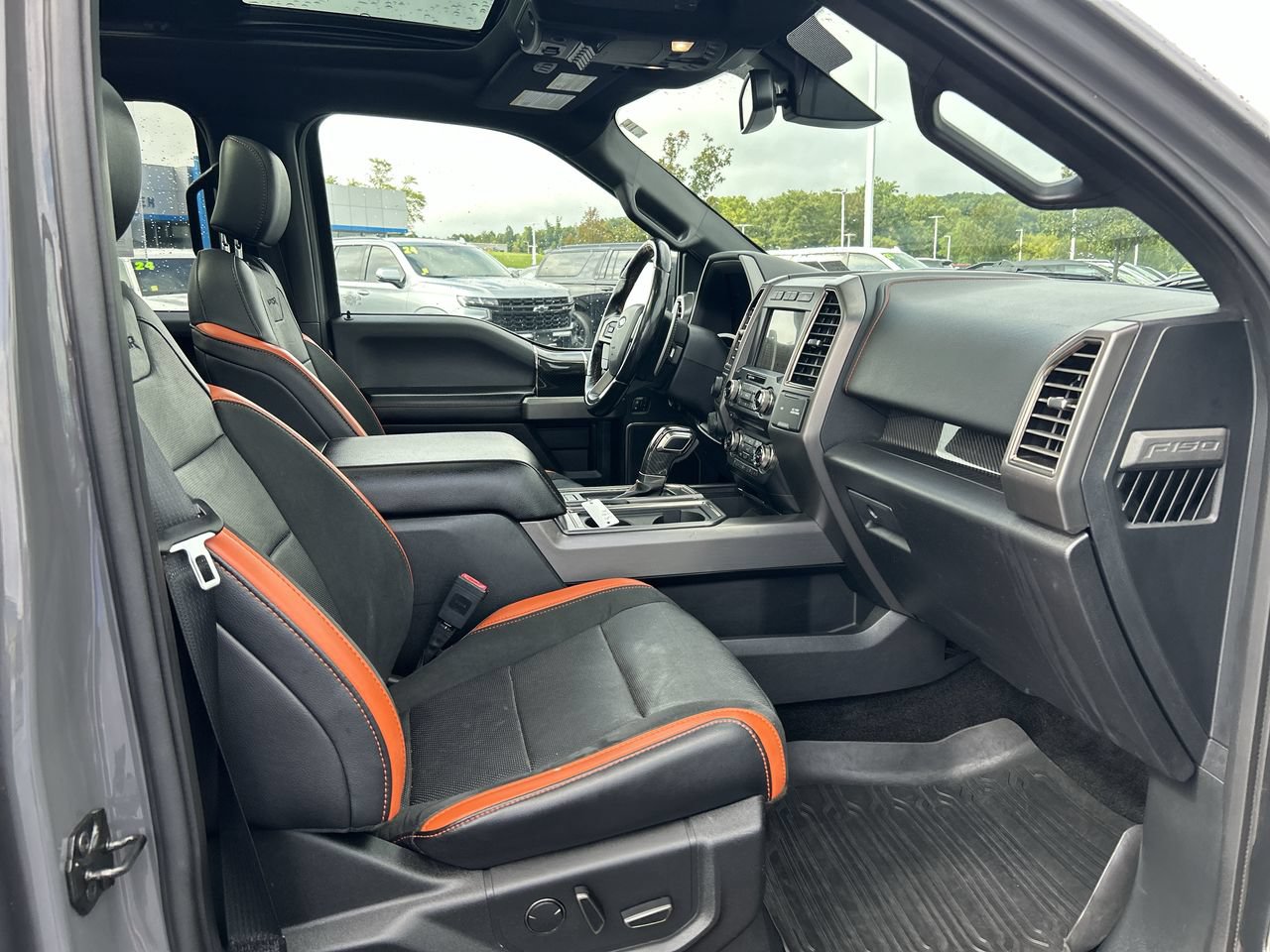 Used 2018 Ford F150 Raptor w/ Equipment Group 802A Luxury AWD/4WD image 14