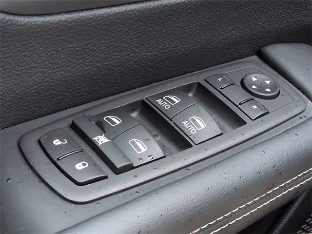 New 2025 Chrysler Voyager LX image 24