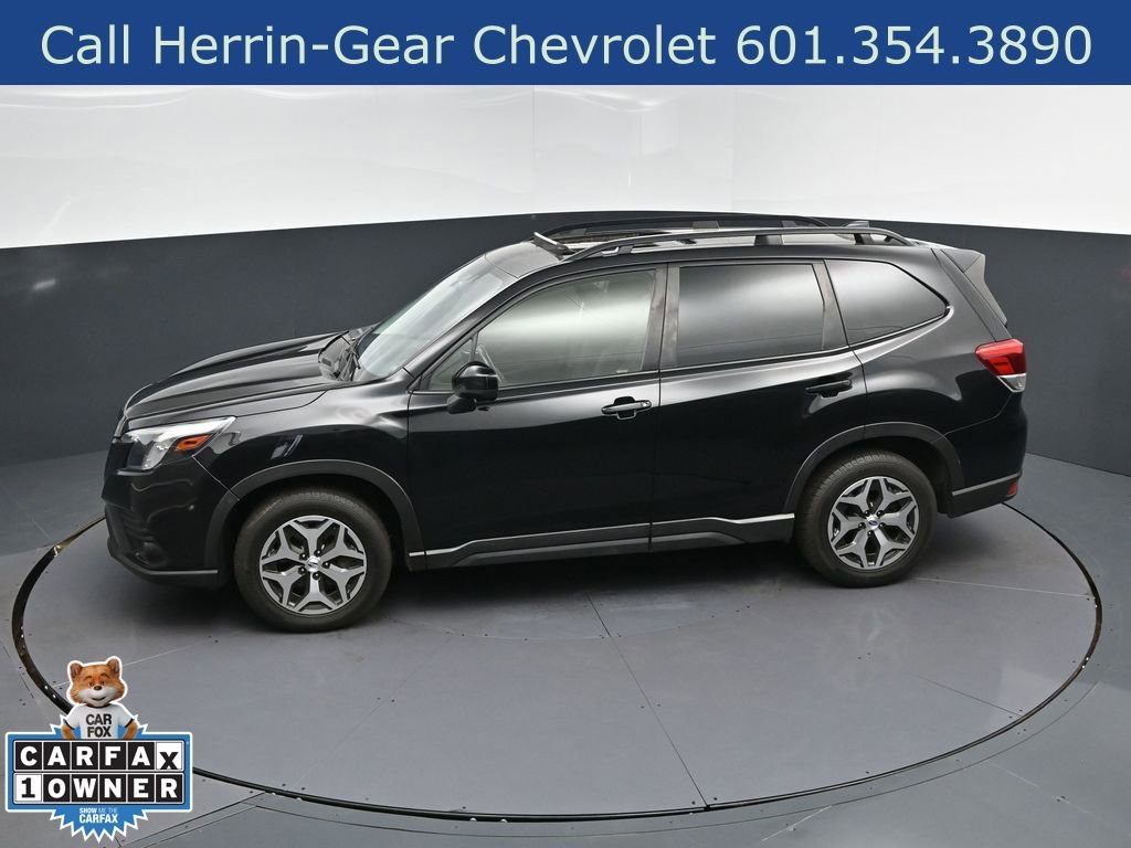 Used 2023 Subaru Forester Premium image 32