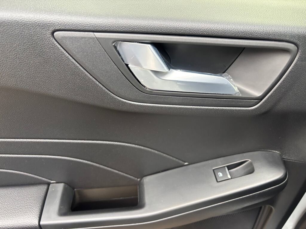 New 2026 Ford Escape ST-Line w/ Tech Pack #1 image 12