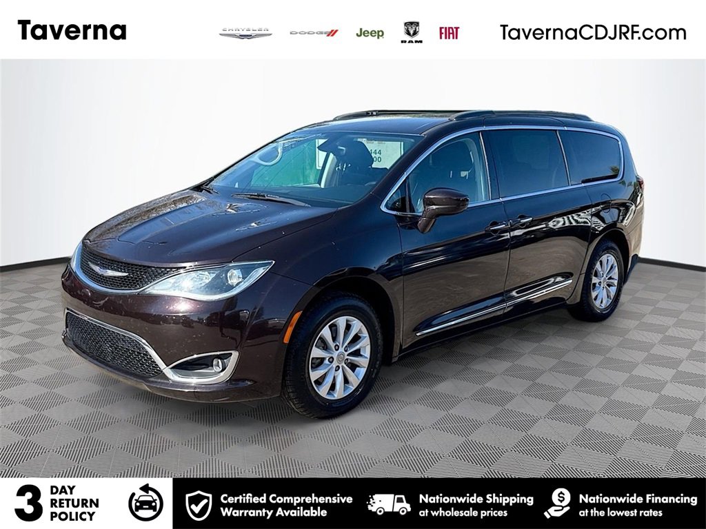 Used 2017 Chrysler Pacifica Touring-L image 1