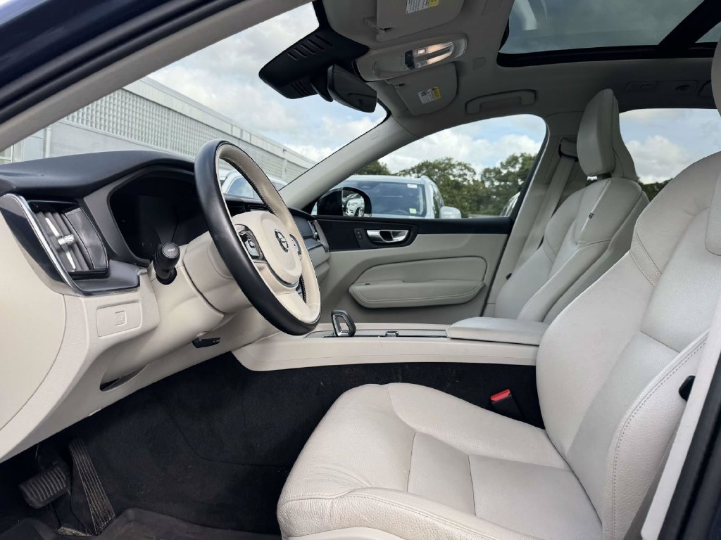 Certified 2024 Volvo XC60 B5 Core w/ Protection Package Premier AWD/4WD image 13