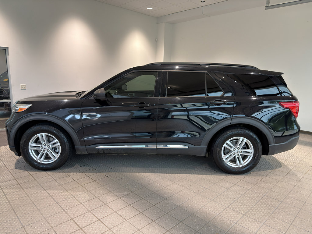 Used 2020 Ford Explorer XLT w/ Equipment Group 202A RWD image 2