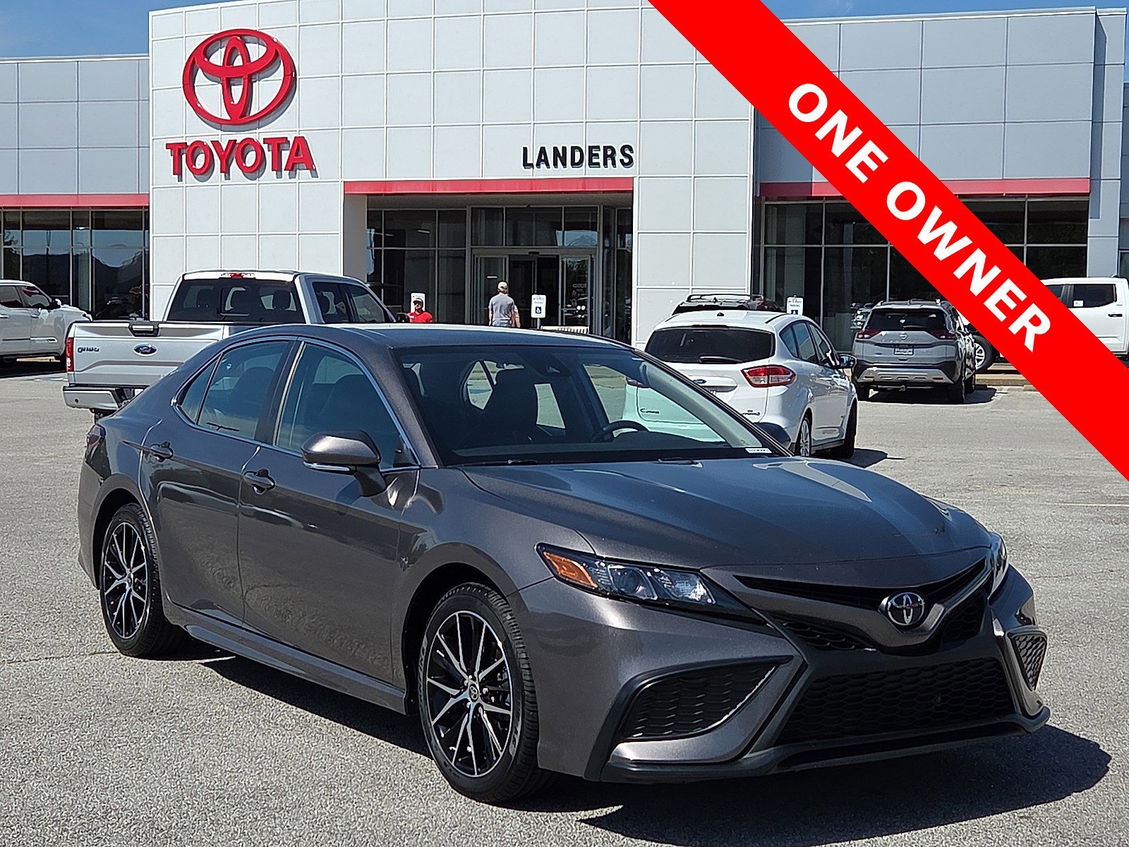 Used 2024 Toyota Camry SE