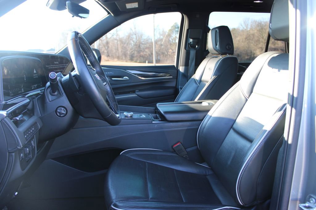 Used 2024 Cadillac Escalade Sport AWD/4WD image 23