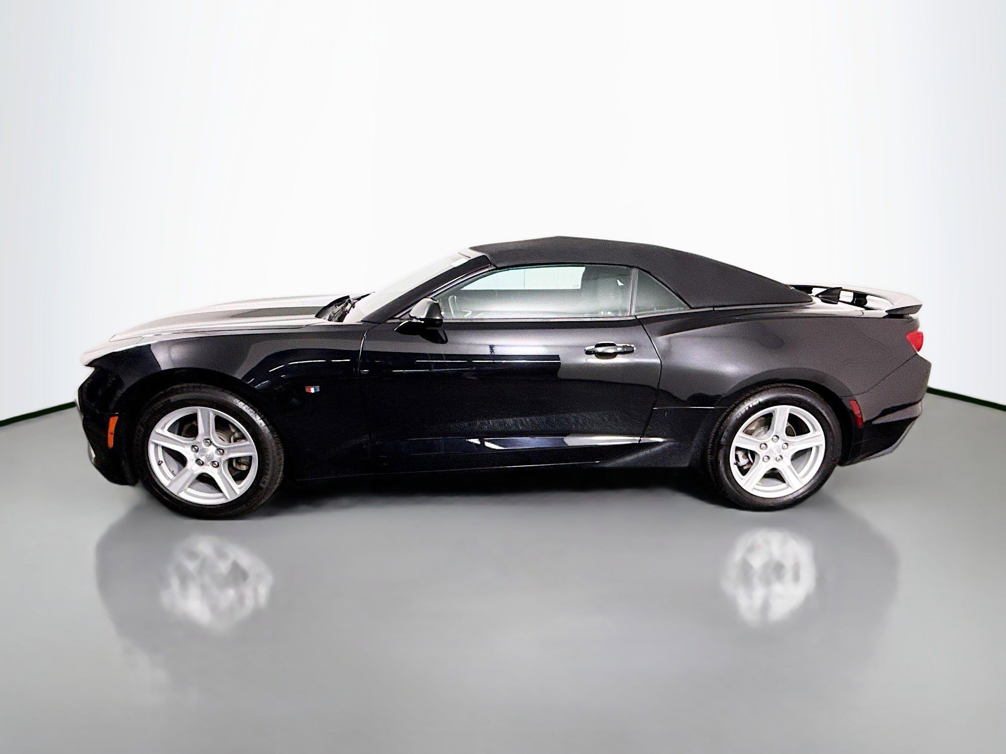 Used 2019 Chevrolet Camaro LT image 6