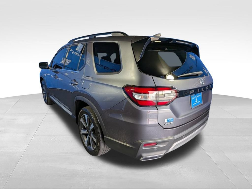 Certified 2024 Honda Pilot Touring image 6