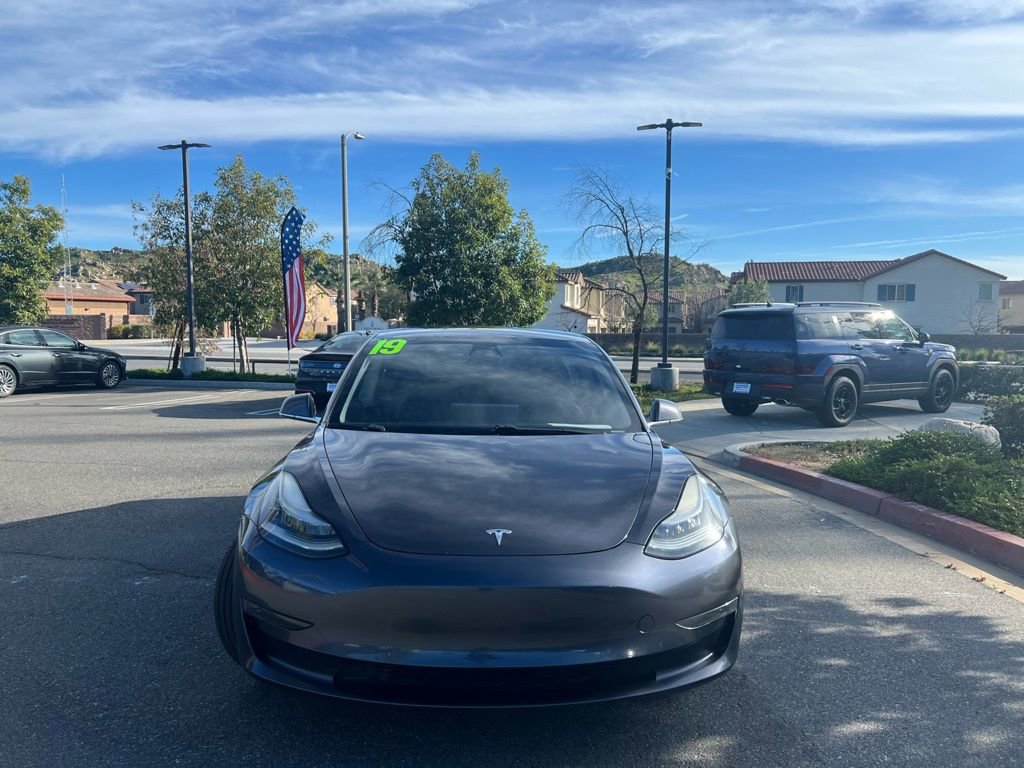 Used 2019 Tesla Model 3 Standard Range Plus image 3