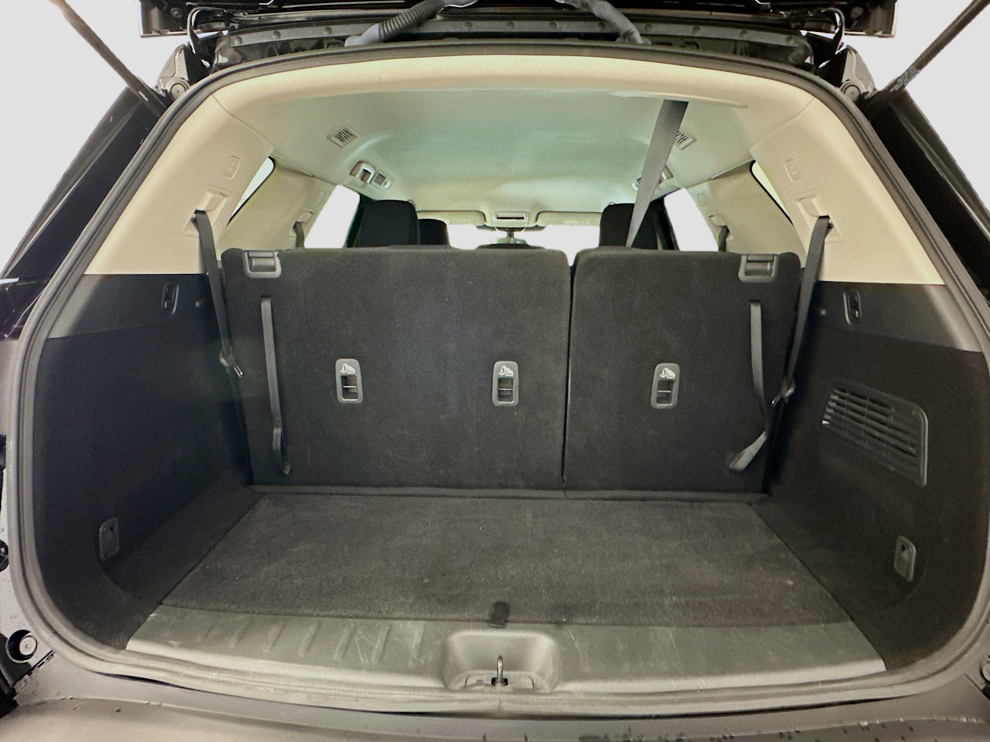 Used 2024 Nissan Pathfinder S image 30