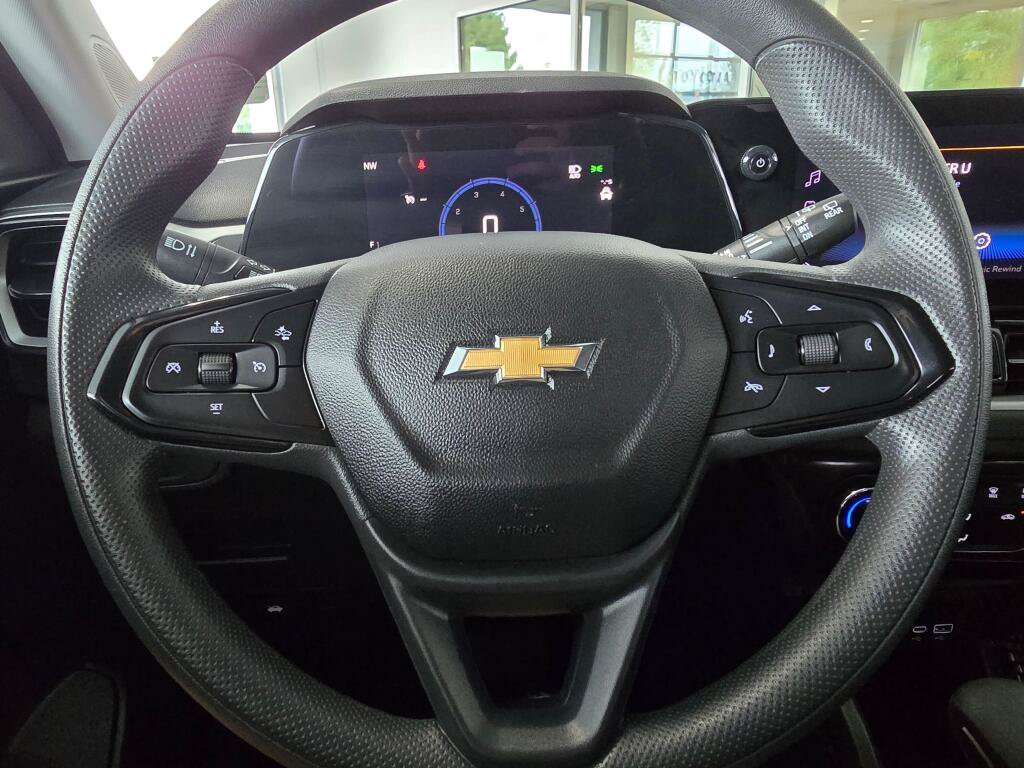 Used 2025 Chevrolet TrailBlazer LT AWD/4WD image 21