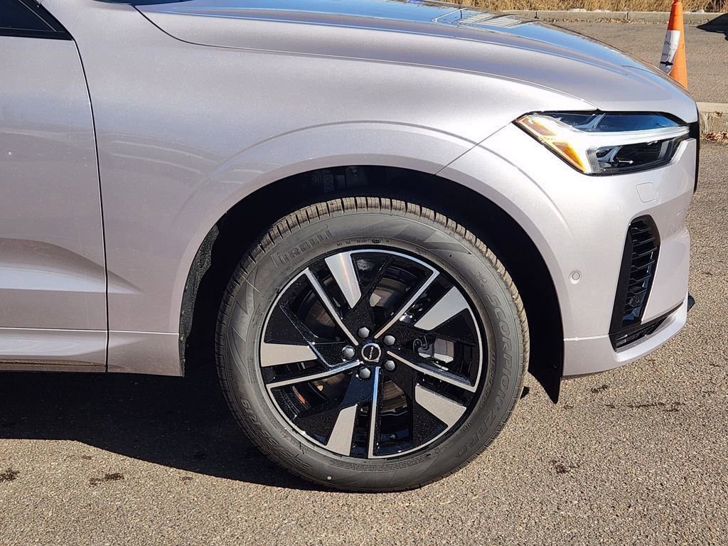 New 2026 Volvo XC60 T8 Plus w/ Protection Package Premier image 28