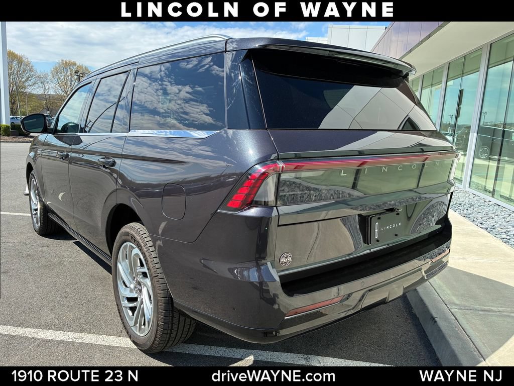 Used 2026 Lincoln Navigator Reserve AWD/4WD image 3