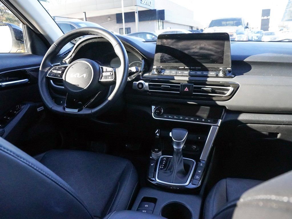 Used 2023 Kia Seltos SX image 28
