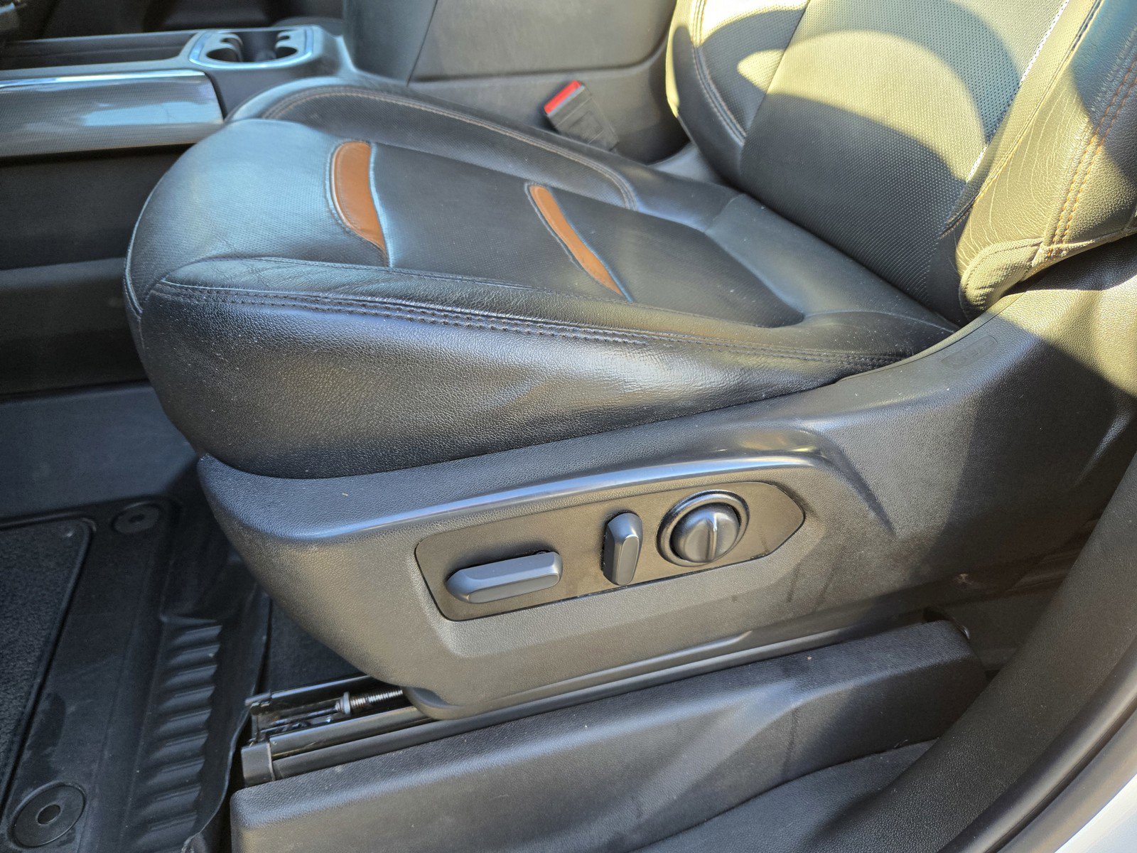 Used 2022 GMC Sierra 2500 AT4 w/ AT4 Premium Plus Package image 13