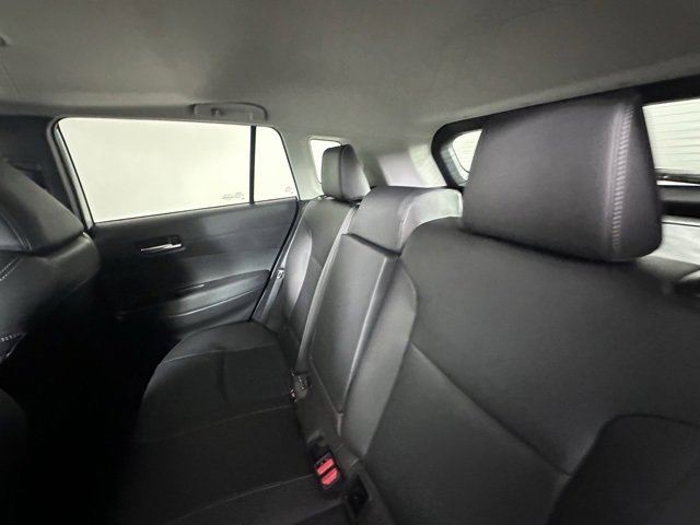 Used 2022 Toyota Corolla Cross XLE w/ Convenience Package image 16