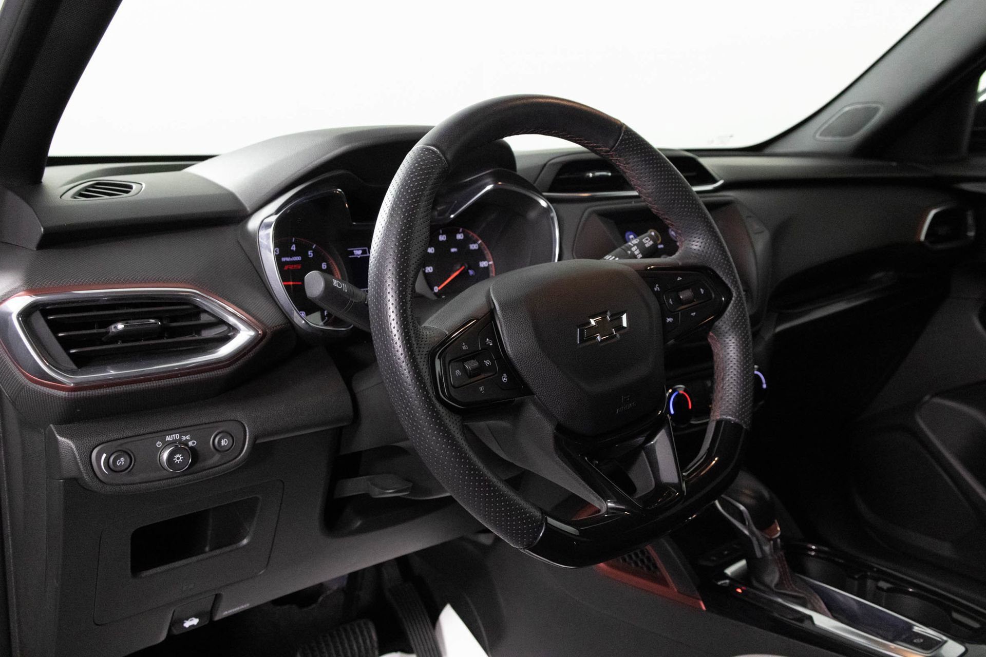Used 2023 Chevrolet TrailBlazer RS FWD image 5