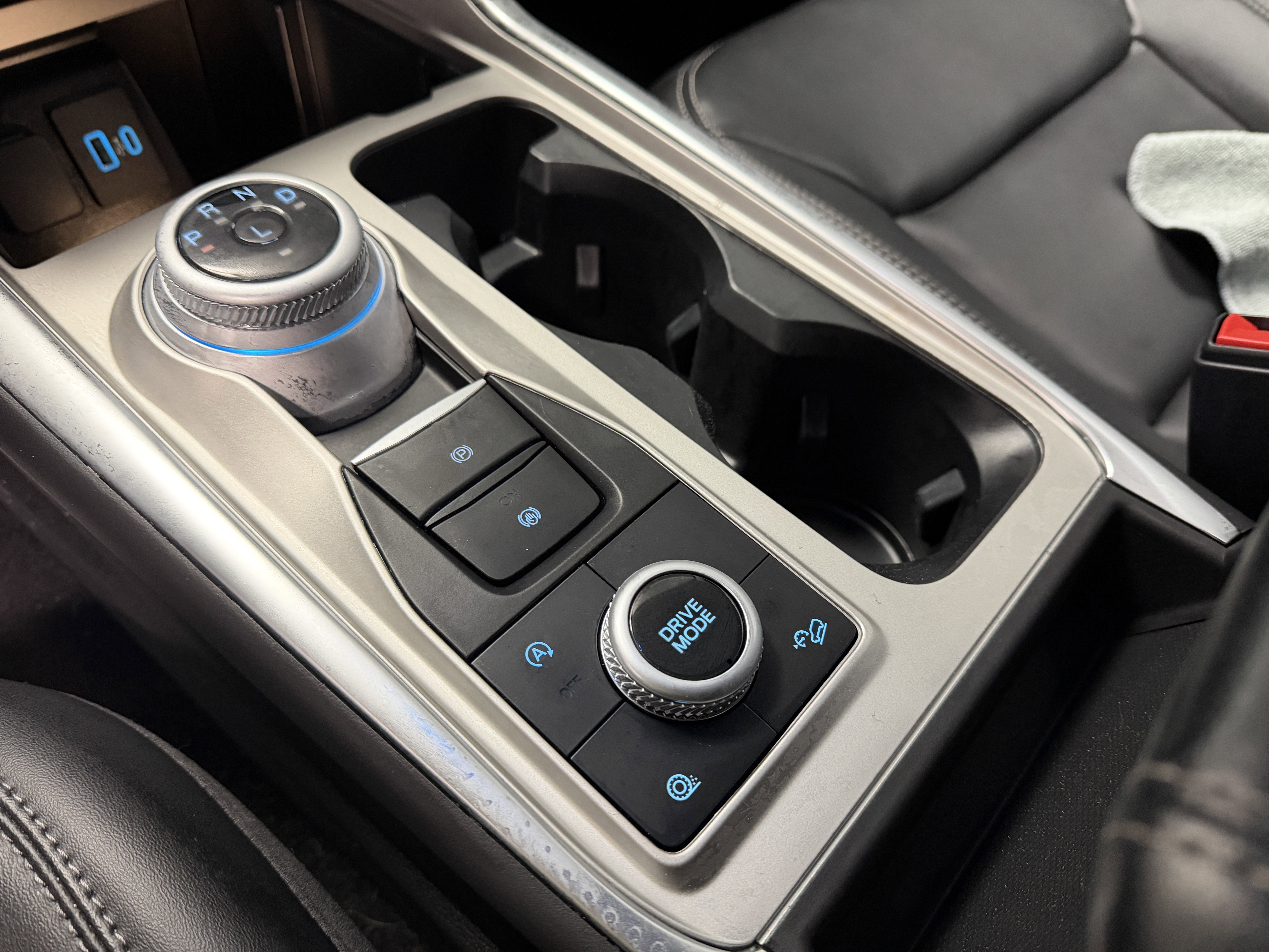 Used 2023 Ford Explorer XLT w/ Equipment Group 202A image 15