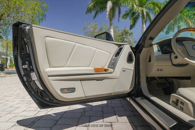 Used 2004 Cadillac XLR image 29