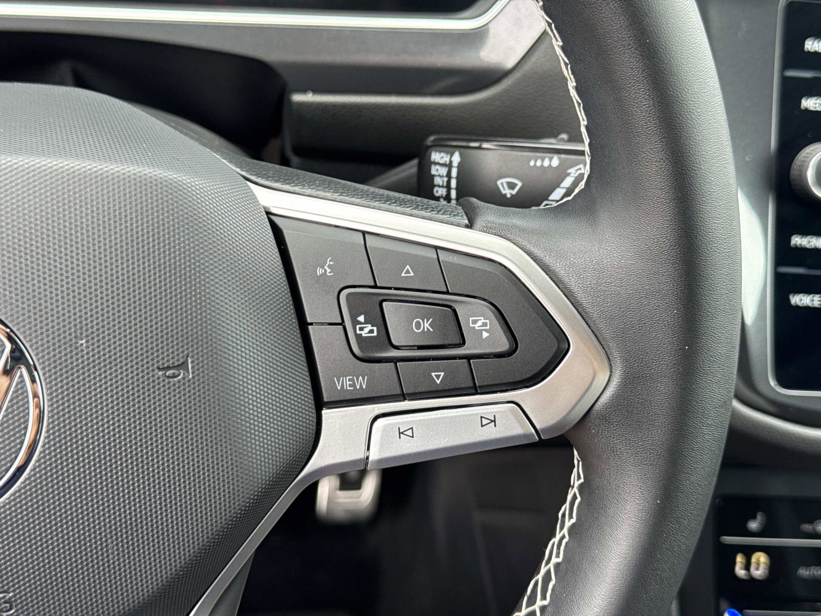 Certified 2023 Volkswagen Tiguan SE R-Line image 12